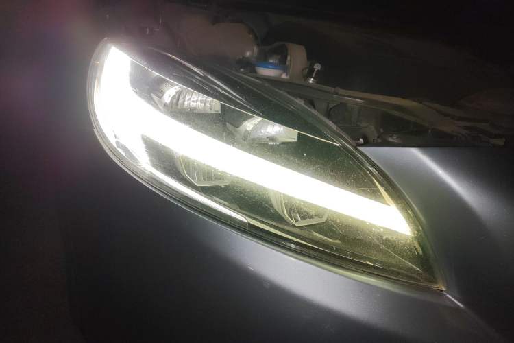 Used Volvo V40 2018 T3 Zhiyi Edition Right Front Headlight