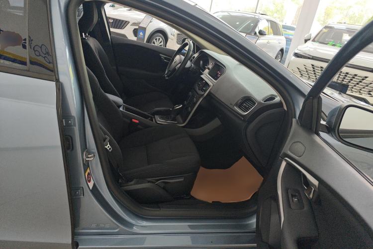 Used Volvo V40 2018 T3 Smart Edition Right Front Seat