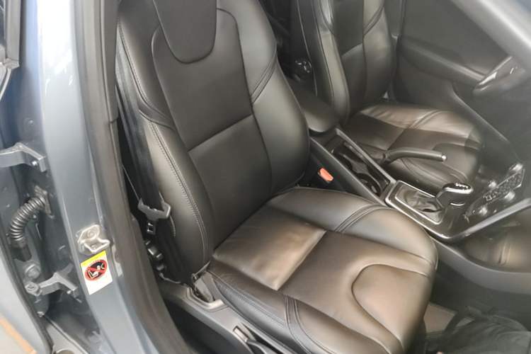 Used Volvo V40 2018 T3 Zhiyi Edition Right Front Seat