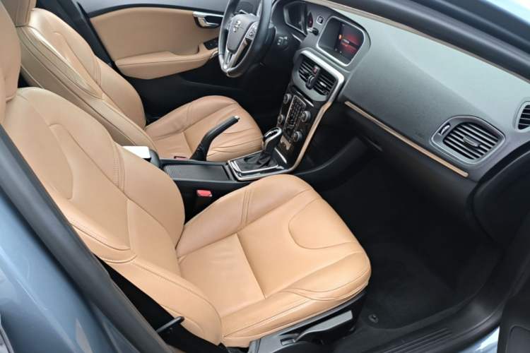 Used Volvo V40 2018 T3 Zhiyi Edition Right Front Seat