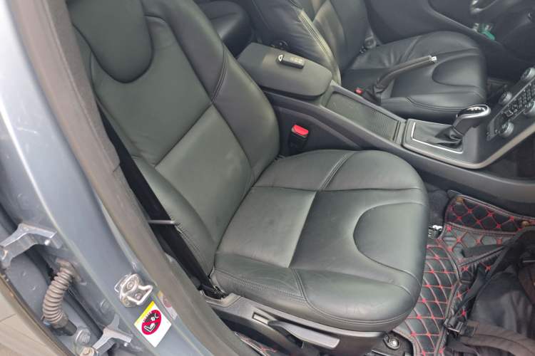 Used Volvo V40 2018 T3 Smart Edition Right Front Seat