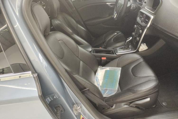 Used Volvo V40 2018 T3 Zhiyi Edition Right Front Seat