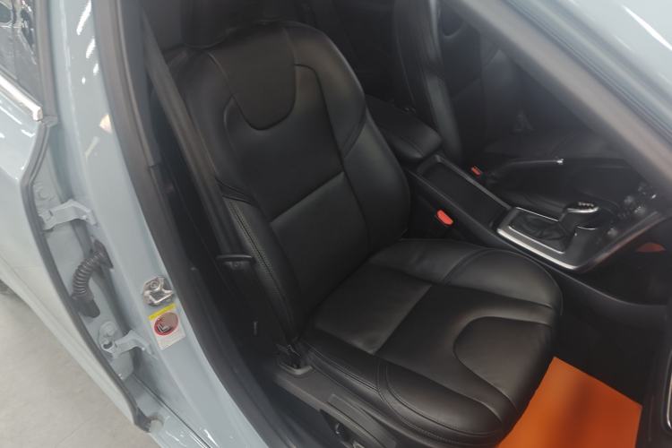 Used Volvo V40 2018 T3 Zhiya Edition Right Front Seat