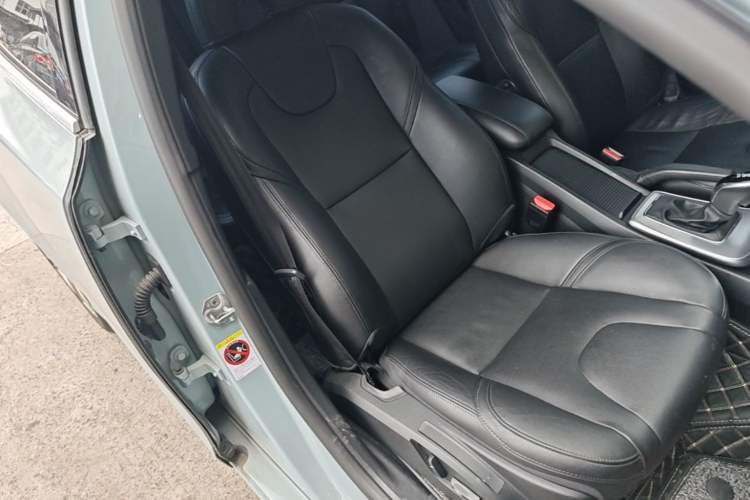 Used Volvo V40 2018 T3 Zhiya Edition Right Front Seat