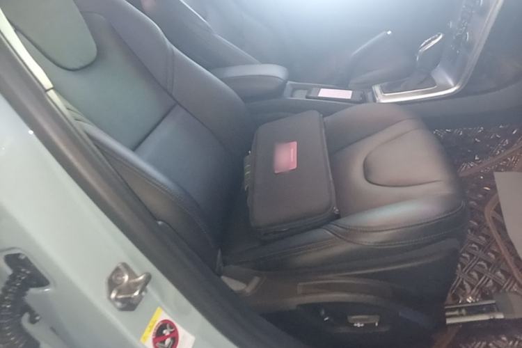 Used Volvo V40 2018 T3 Zhiya Edition Right Front Seat