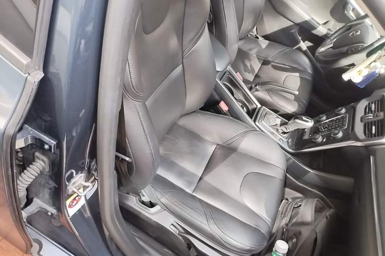 Used Volvo V40 2018 T3 Zhiyi Edition Right Front Seat