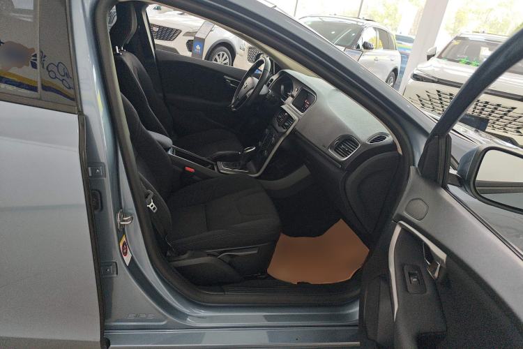 Used Volvo V40 2018 T3 Smart Edition Right Front Seat