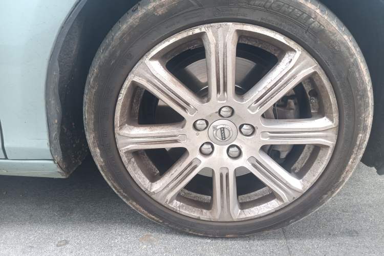 Used Volvo V40 2018 T3 Zhiya Edition Right Front Wheel Hub