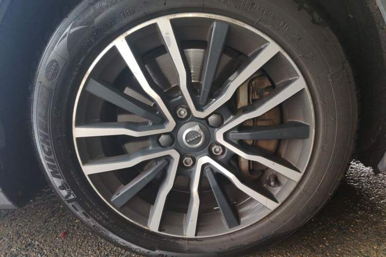 Used Volvo V40 2018 T3 Zhiyi Edition Right Front Wheel Hub