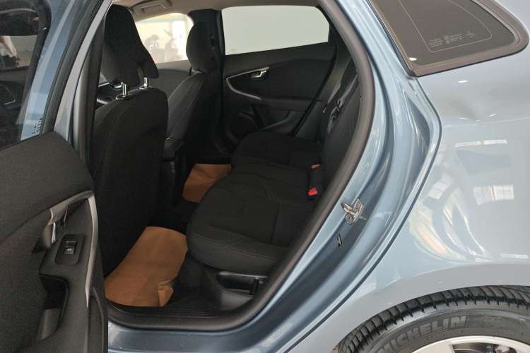 Used Volvo V40 2018 T3 Smart Edition Right Rear Seat