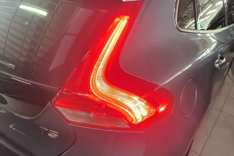 Used Volvo V40 2018 T3 Zhiyi Edition Right Rear Taillight