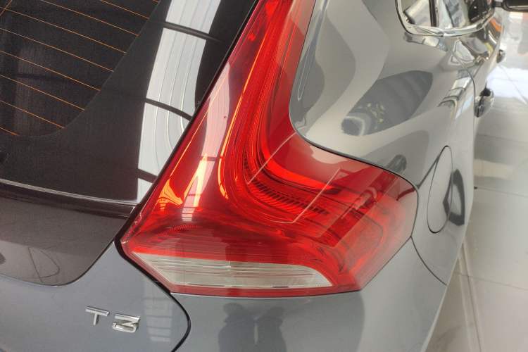 Used Volvo V40 2018 T3 Zhiyi Edition Right Rear Taillight