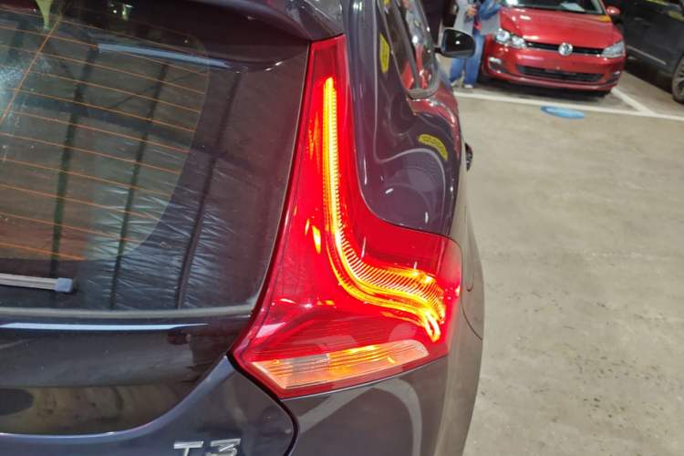 Used Volvo V40 2018 T3 Zhiyi Edition Right Rear Taillight