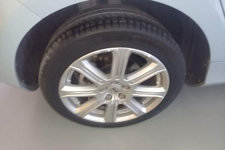 Used Volvo V40 2018 T3 Zhiya Edition Right Rear Wheel Hub