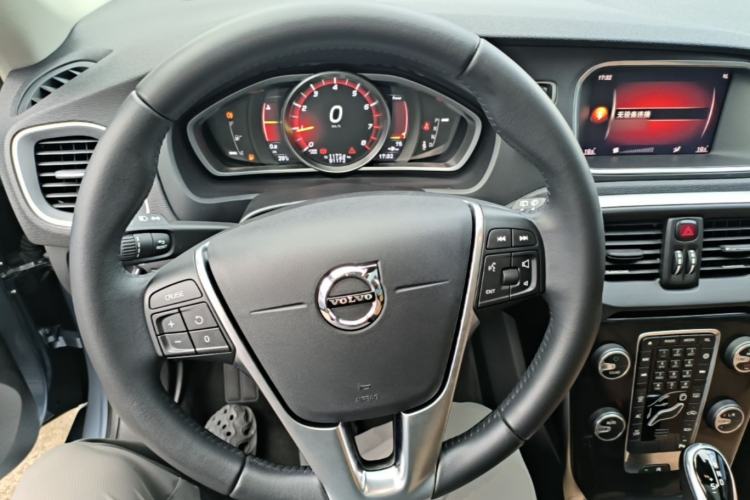 Used Volvo V40 2018 T3 Zhiyi Edition Steering Wheel