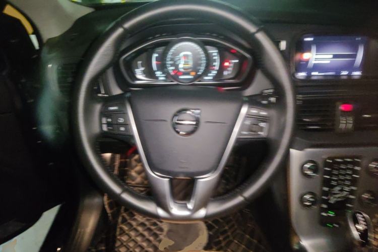 Used Volvo V40 2018 T3 Zhiya Edition Steering Wheel