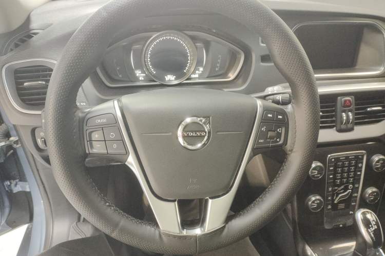 Used Volvo V40 2018 T3 Zhiyi Edition Steering Wheel