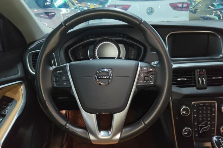Used Volvo V40 2018 T3 Zhiyi Edition Steering Wheel