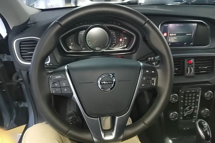 Used Volvo V40 2018 T3 Zhiyi Edition Steering Wheel