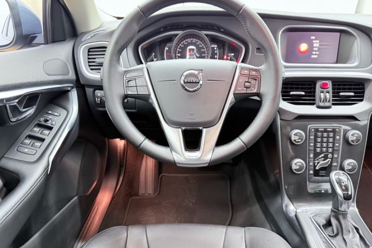 Used Volvo V40 2018 T3 Zhiyi Edition Steering Wheel