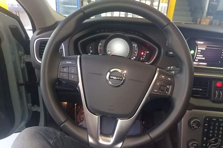 Used Volvo V40 2018 T3 Zhiya Edition Steering Wheel