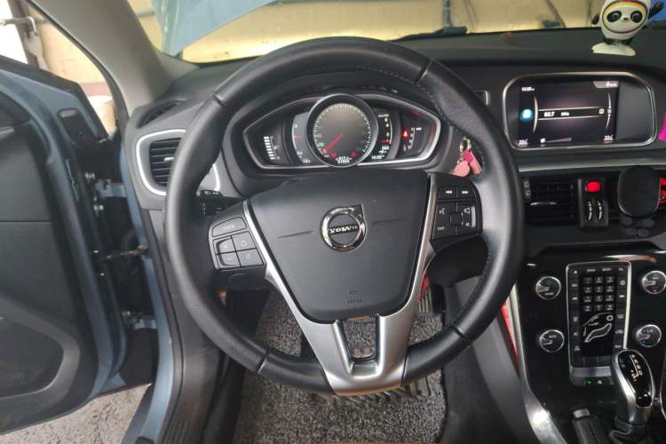 Used Volvo V40 2018 T3 Zhiyi Edition Steering Wheel