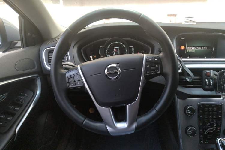Used Volvo V40 2018 T3 Zhiya Edition Steering Wheel