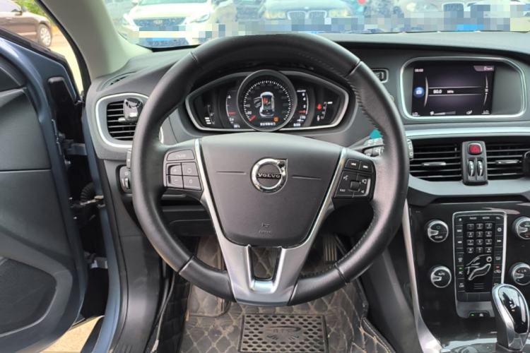 Used Volvo V40 2018 T3 Zhiyi Edition Steering Wheel