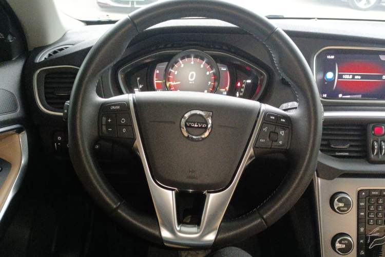 Used Volvo V40 2018 T3 Zhiya Edition Steering Wheel