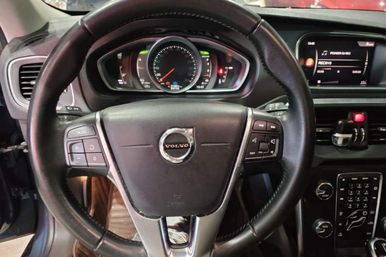 Used Volvo V40 2018 T3 Zhiyi Edition Steering Wheel