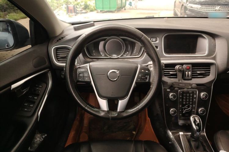 Used Volvo V40 2018 T3 Zhiyi Edition Steering Wheel