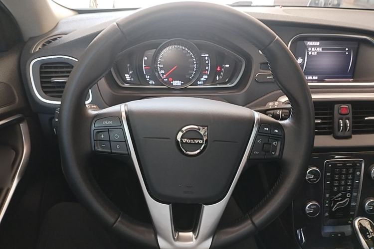 Used Volvo V40 2018 T3 Zhiyi Edition Steering Wheel