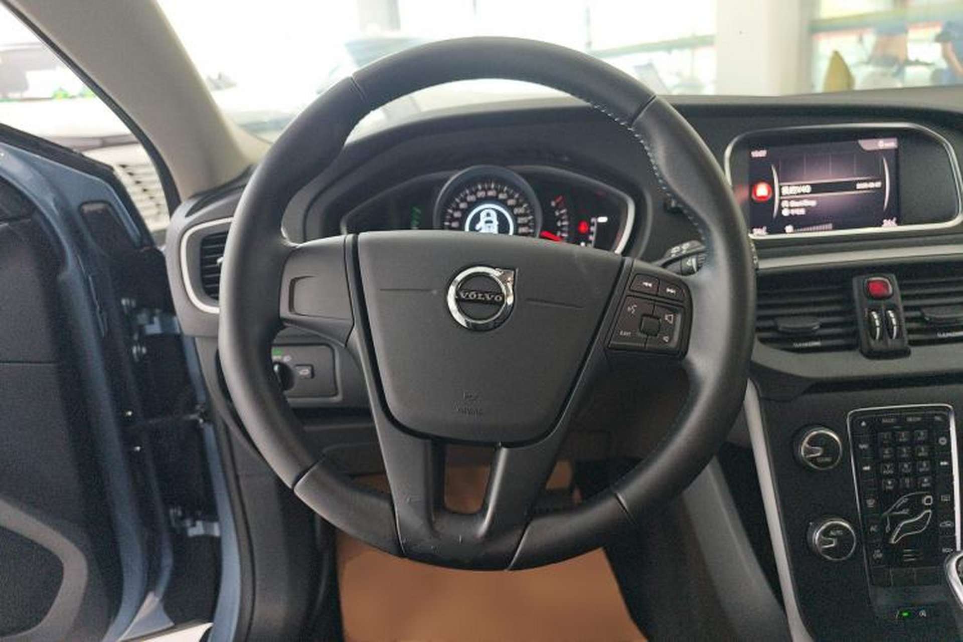 Used Volvo V40 2018 T3 Smart Edition Steering Wheel