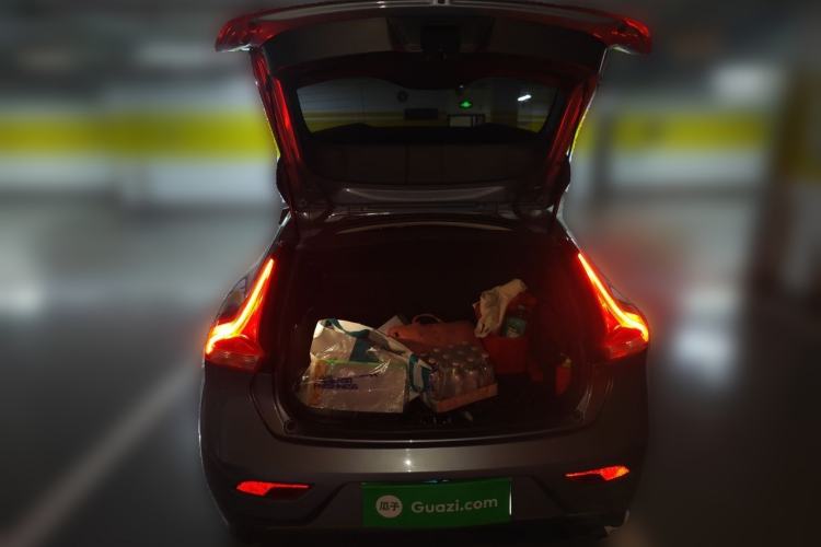 Used Volvo V40 2018 T3 Zhiyi Edition Trunk