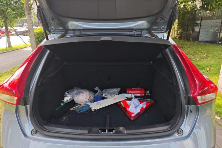 Used Volvo V40 2018 T3 Smart Edition Trunk