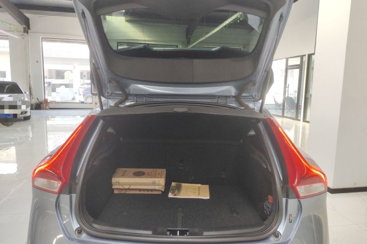 Used Volvo V40 2018 T3 Zhiyi Edition Trunk
