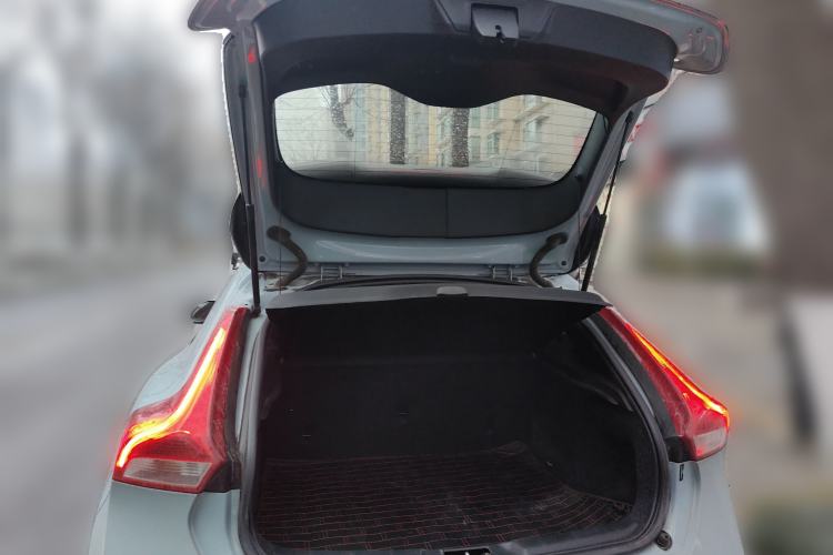 Used Volvo V40 2018 T3 Smart Edition Trunk