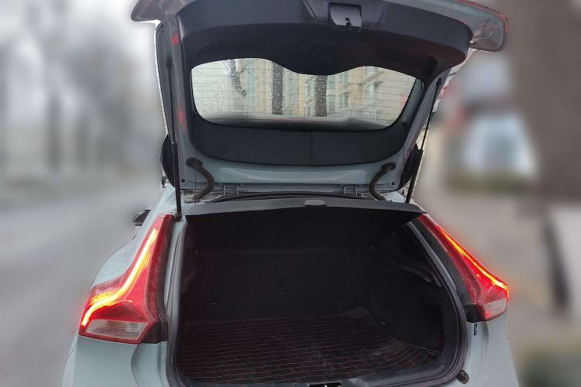 Used Volvo V40 2018 T3 Smart Edition Trunk
