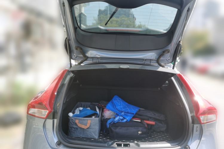 Used Volvo V40 2018 T3 Zhiyi Edition Trunk