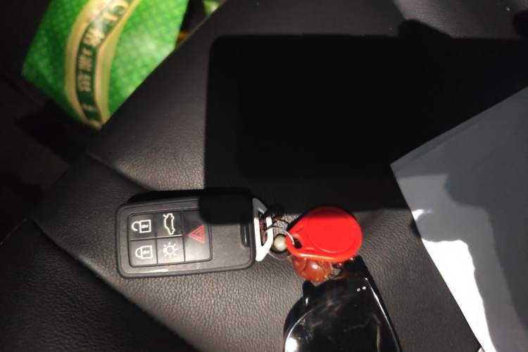 Used Volvo V40 2018 T3 Zhiyi Edition Vehicle Key