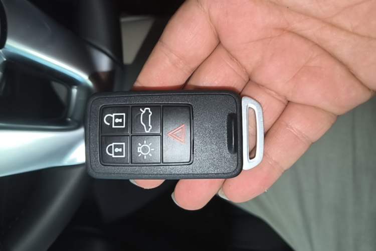 Used Volvo V40 2018 T3 Zhiyi Edition Vehicle Key