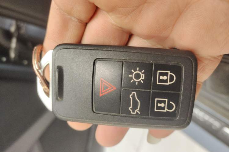 Used Volvo V40 2018 T3 Zhiyi Edition Vehicle Key