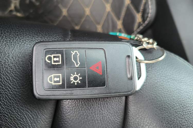 Used Volvo V40 2018 T3 Zhiyi Edition Vehicle Key