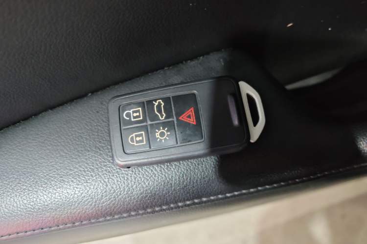 Used Volvo V40 2018 T3 Zhiyi Edition Vehicle Key