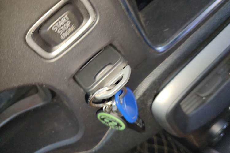 Used Volvo V40 2018 T3 Smart Edition Vehicle Key