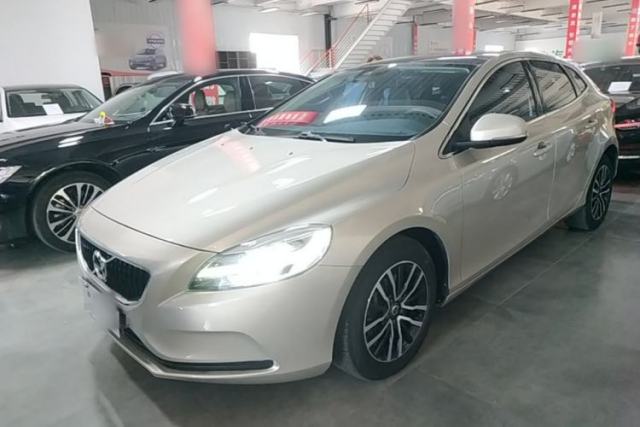 Used Volvo V40 2018 T3 Zhiyi Edition