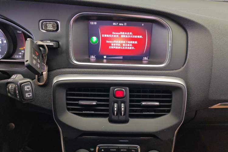 Used Volvo V40 2018 T3 Zhiyi Edition Audio And AC Panel