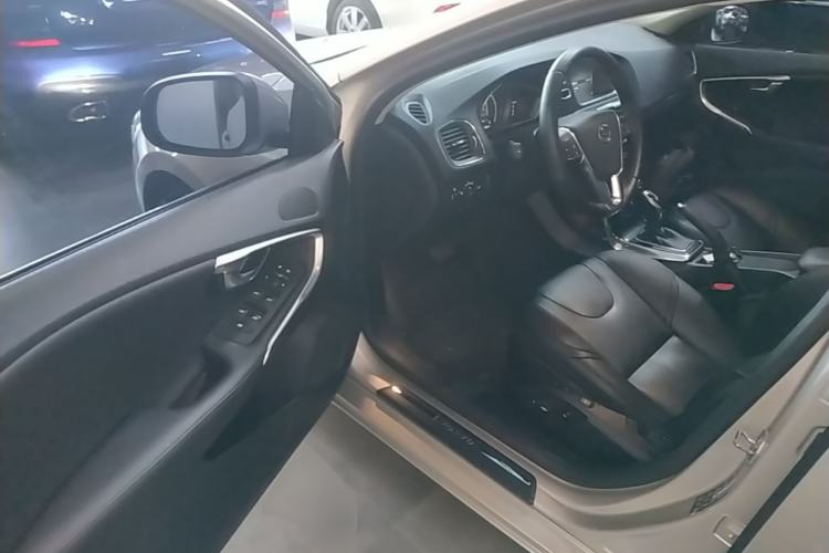 Used Volvo V40 2018 T3 Zhiyi Edition Driver Seat