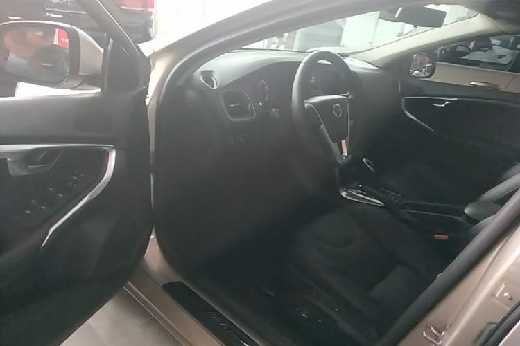 Used Volvo V40 2018 T3 Zhiyi Edition Driver Seat