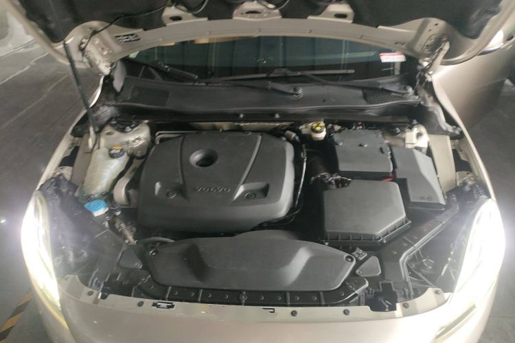 Used Volvo V40 2018 T3 Zhiyi Edition Engine Bay